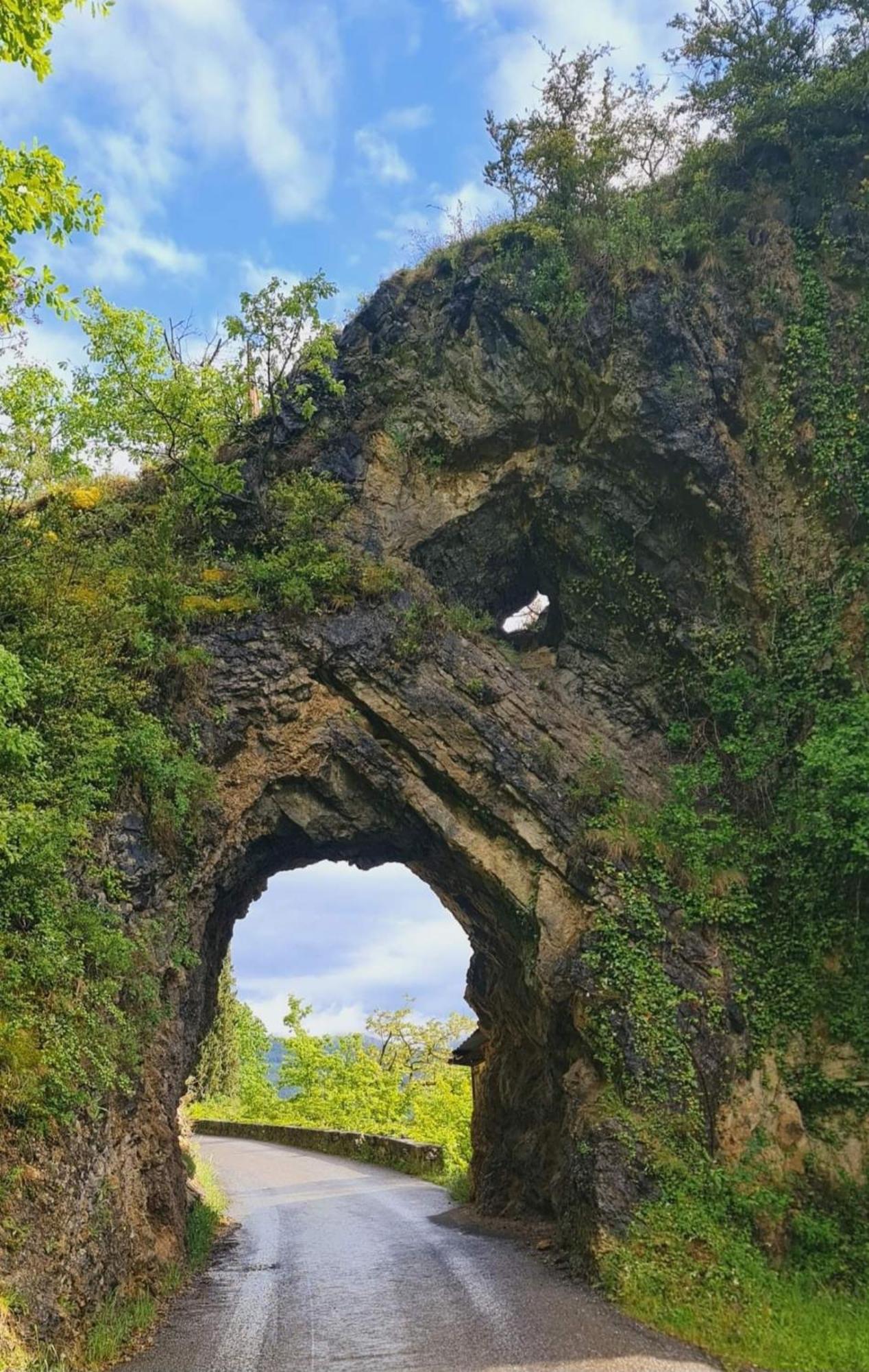 Aux Gorges De Daluis Guillaumes