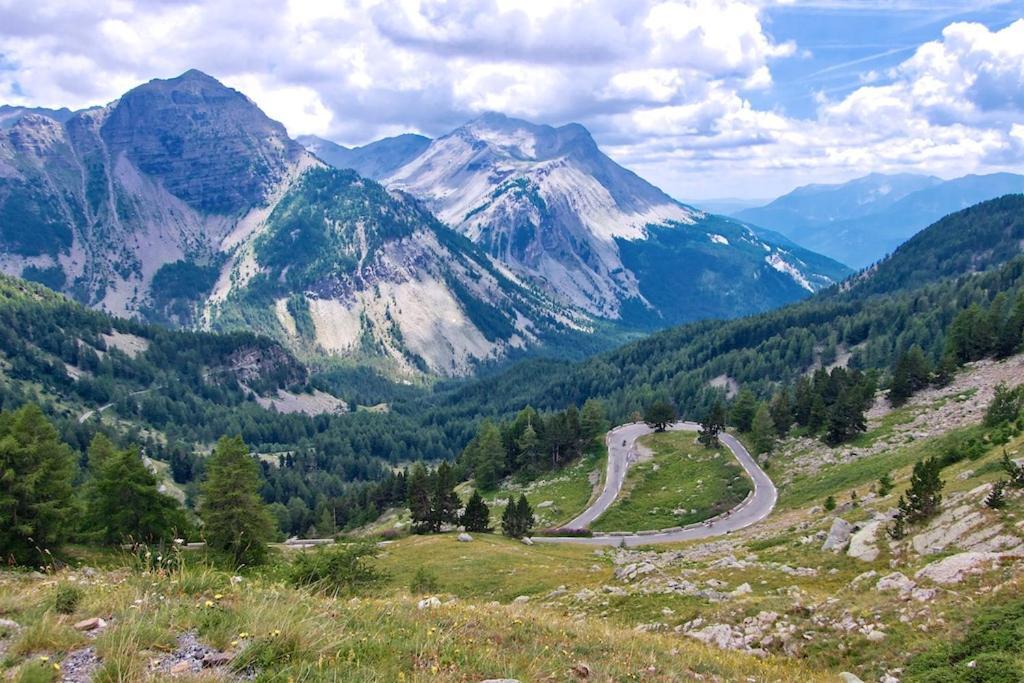 Aux Gorges De Daluis * Guillaumes